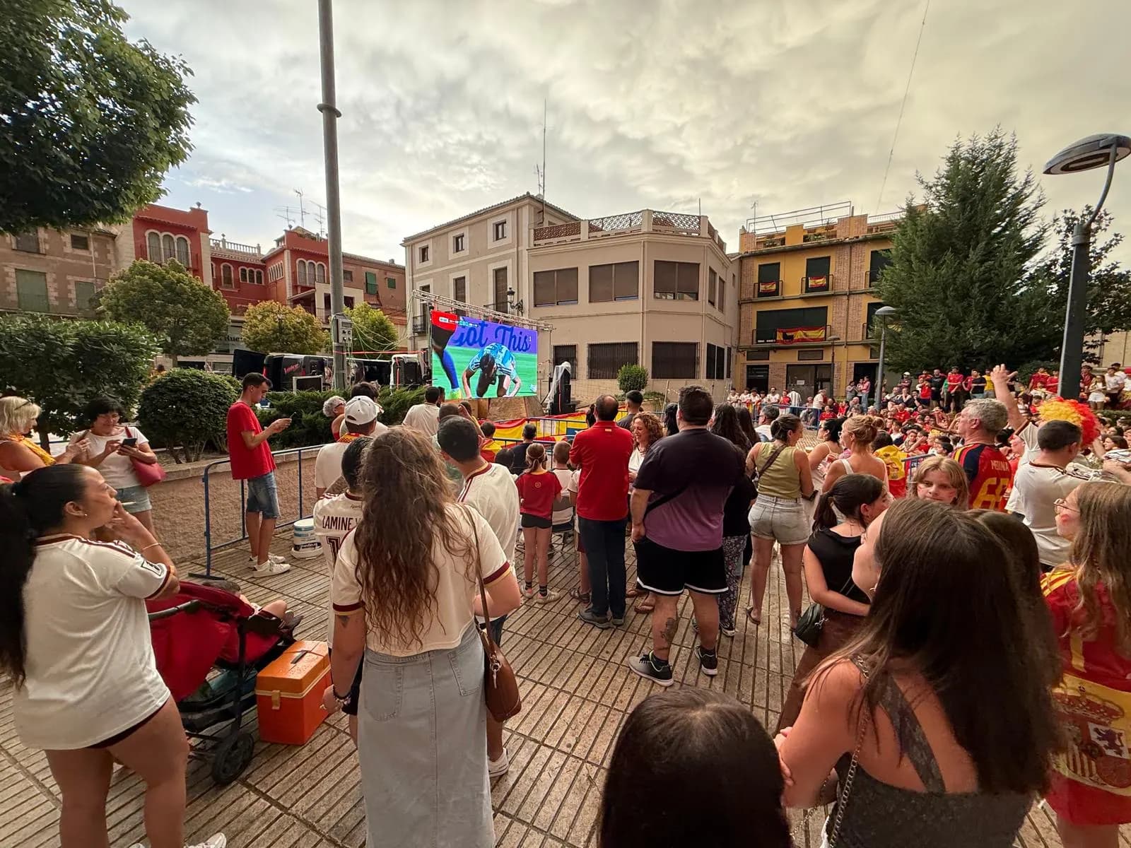 Pantalla LED y sonido en la plaza para las campanadas y la cabalgata de Reyes